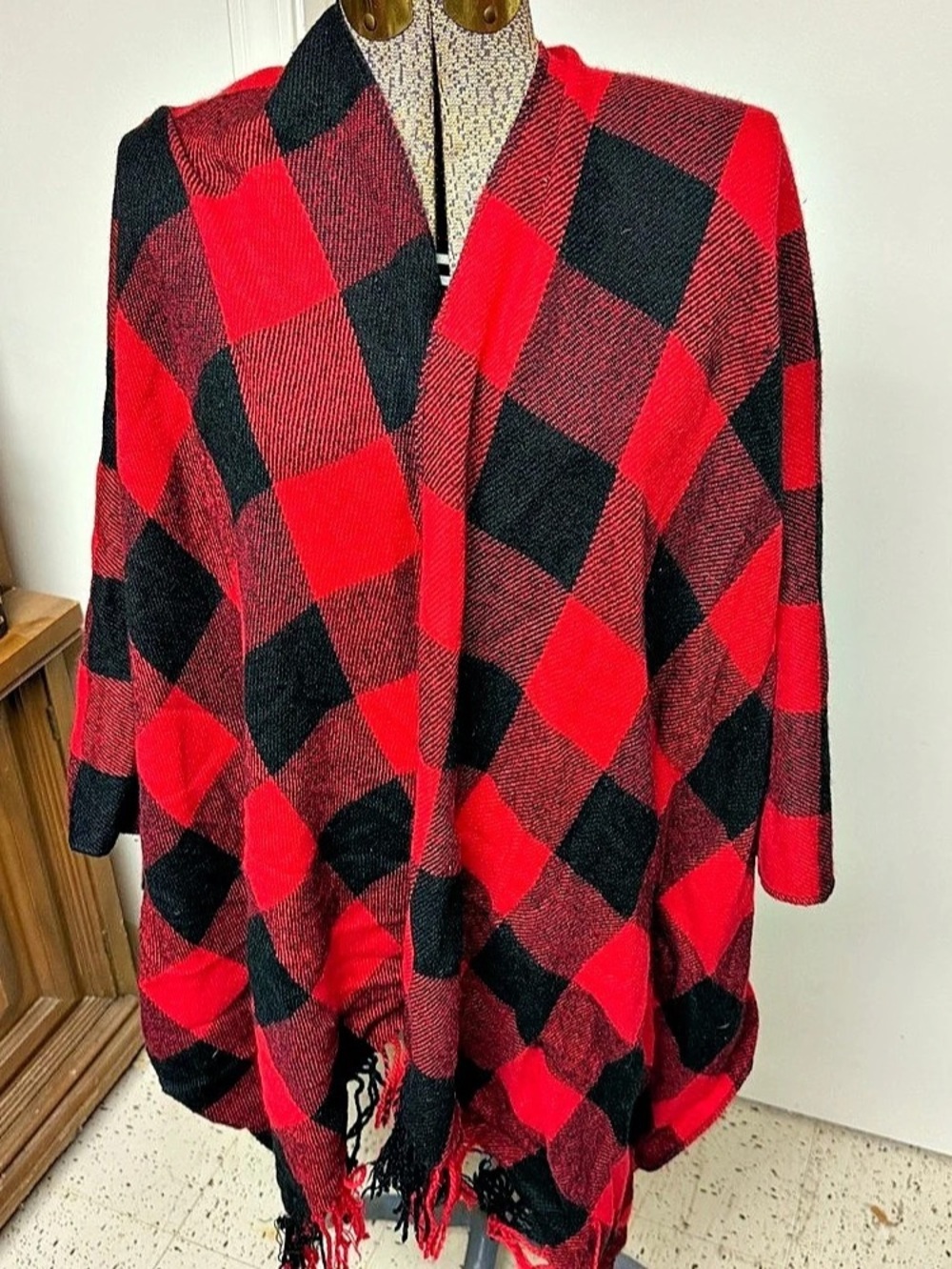 Purdue Plaid Fringed Wrap in Red & Black